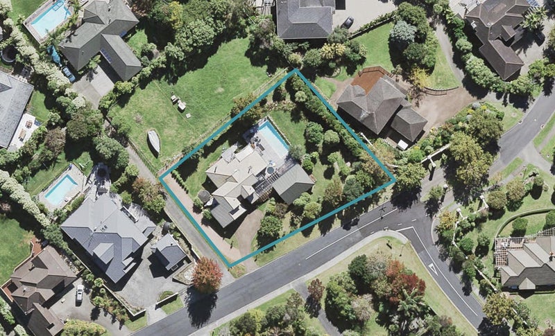 18 Pounamu Avenue, Greenhithe, Auckland - Carousel 1