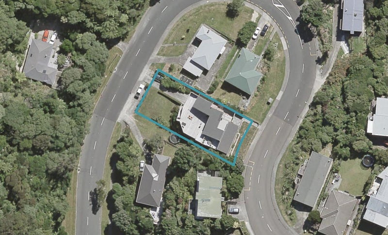 76 Dowse Drive, Maungaraki, Lower Hutt - Carousel 1
