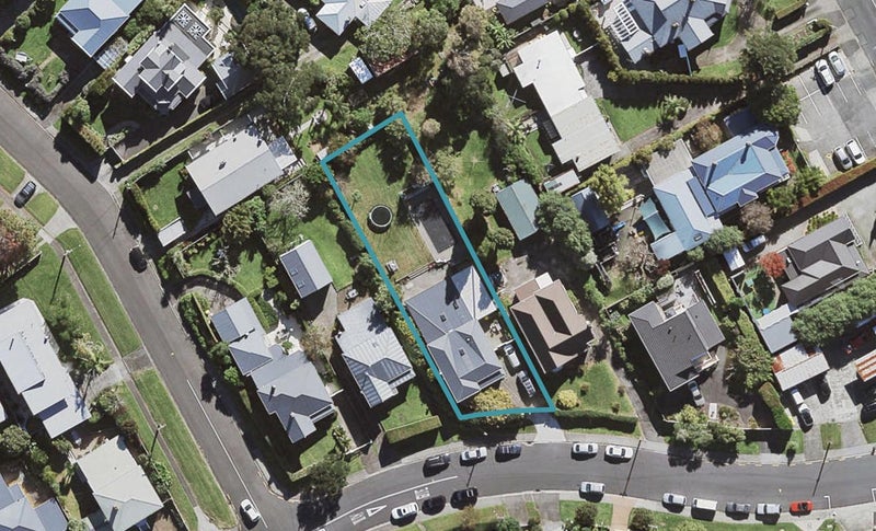 15 Rugby Road, Birkenhead, Auckland - Carousel 1