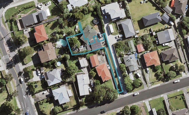 8A Kaikoura Street, Henderson, Auckland - Carousel 1