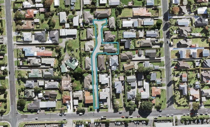 8G Totara Road, Te Atatu Peninsula, Auckland - Carousel 1