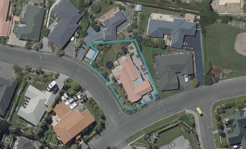 12 Highcrest Heights, Westmorland, Christchurch - Carousel 1