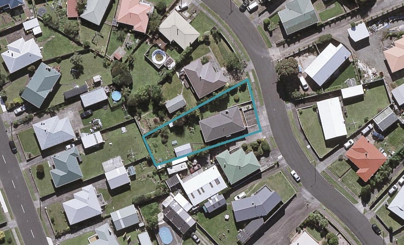 20 Clearmont Crescent, Blagdon, New Plymouth - Carousel 1