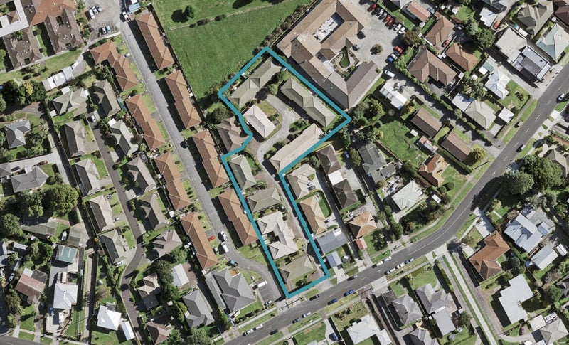 8/17 Youngs Road, Papakura, Auckland - Carousel 1