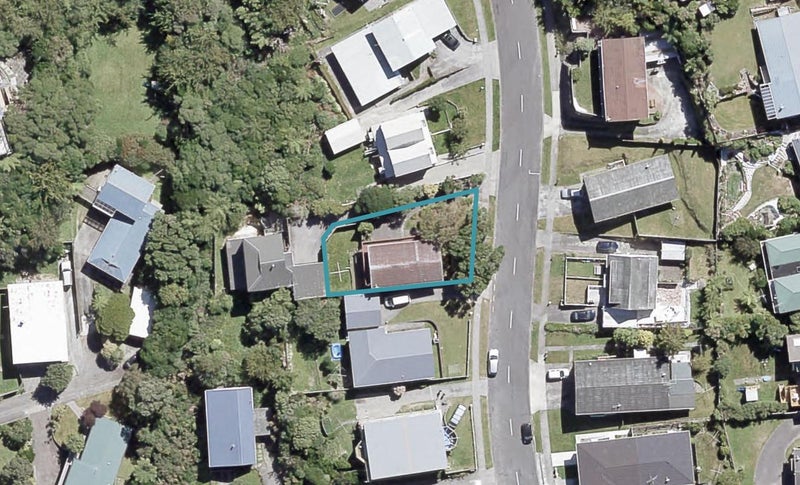 32 Cypress Drive, Maungaraki, Lower Hutt - Carousel 1