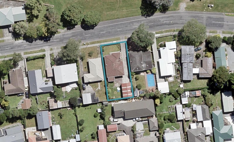 9 McLeod Street, Elderslea, Upper Hutt - Carousel 1