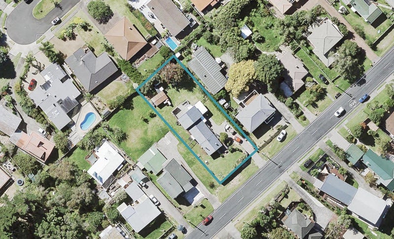 31 Arran Road, Browns Bay, Auckland - Carousel 1