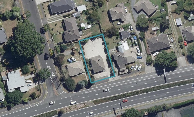 131 Cobham Drive, Hamilton East, Hamilton - Carousel 1