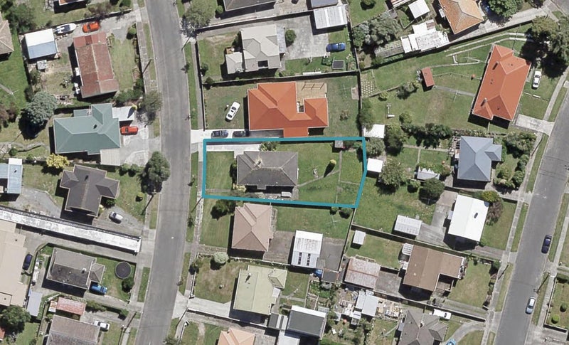 8 Pringle Street, Taita, Lower Hutt - Carousel 1