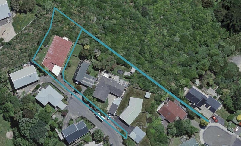 16 Pauline Way, Paparangi, Wellington - Carousel 1