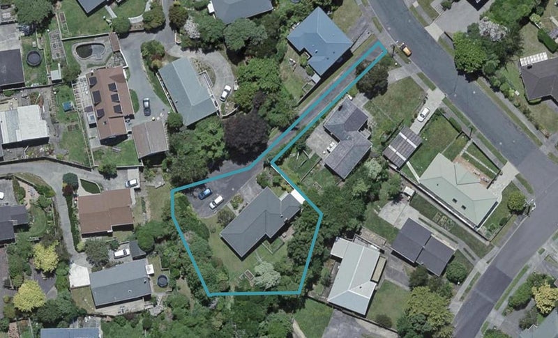 3A St Johns Terrace, Tawa, Wellington - Carousel 1