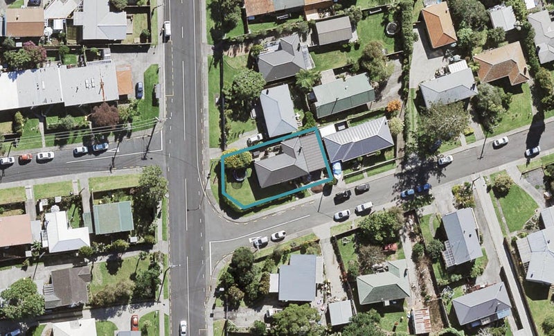 2 Utting Street, Birkdale, Auckland - Carousel 1
