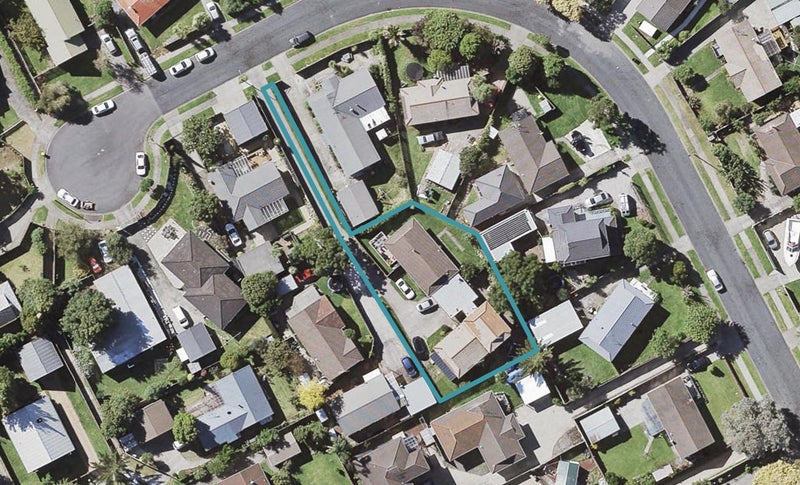 34B Darren Crescent, Half Moon Bay, Auckland - Carousel 1
