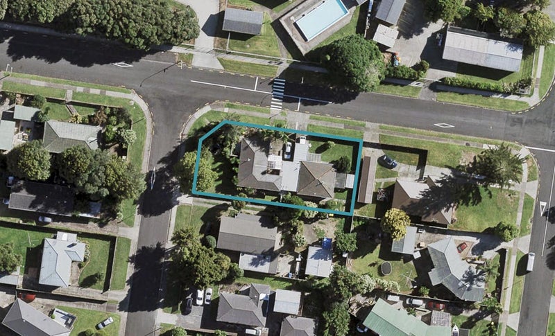 17 Estuary Road, Weymouth, Auckland - Carousel 1