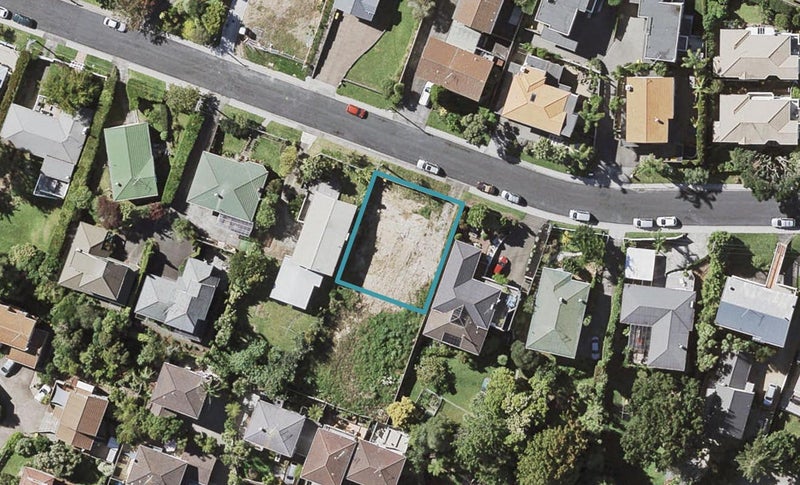6 Bevyn Street, Castor Bay, Auckland - Carousel 1