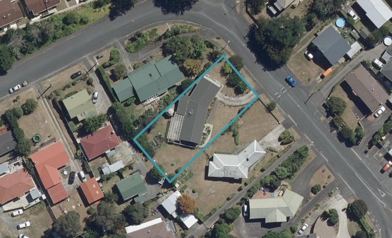 9 Gibson Road, Dinsdale, Hamilton - Carousel 1