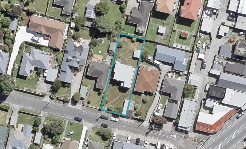 8 Fairfield Avenue, Fairfield, Lower Hutt - Carousel 1