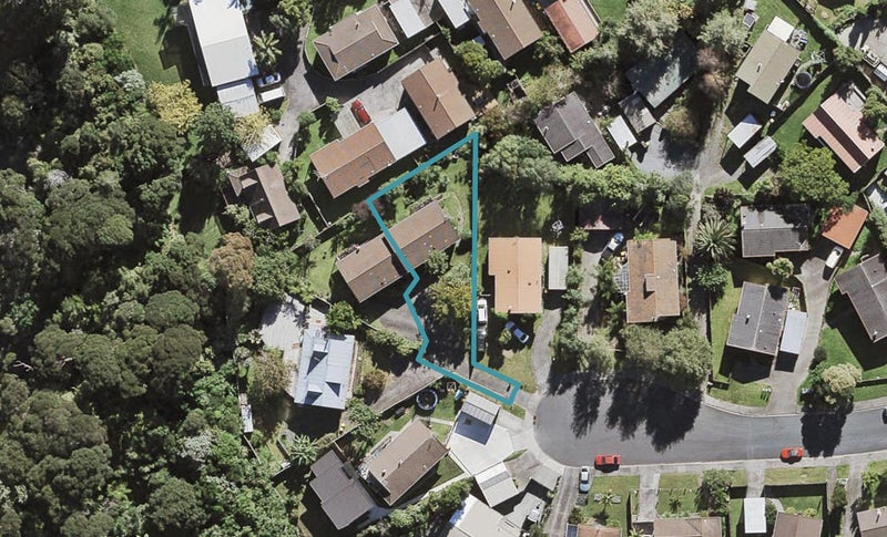 2/17 Thistledew Place, Bayview, Auckland - Carousel 1