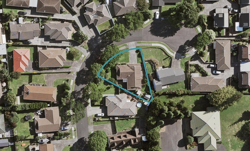 11 Ross Martin Court, Conifer Grove, Takanini - Carousel 1
