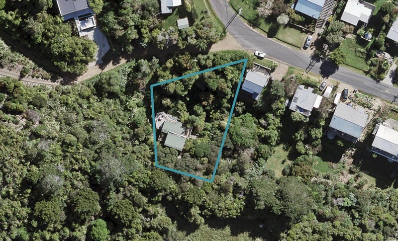 2 Huruhi Road, Oneroa, Waiheke Island - Carousel 1