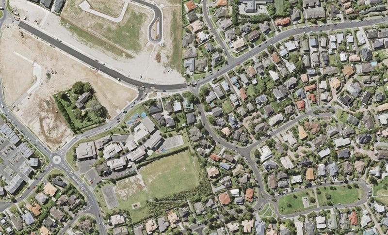 1 Arirang Rise, Pinehill, Auckland - Carousel 1