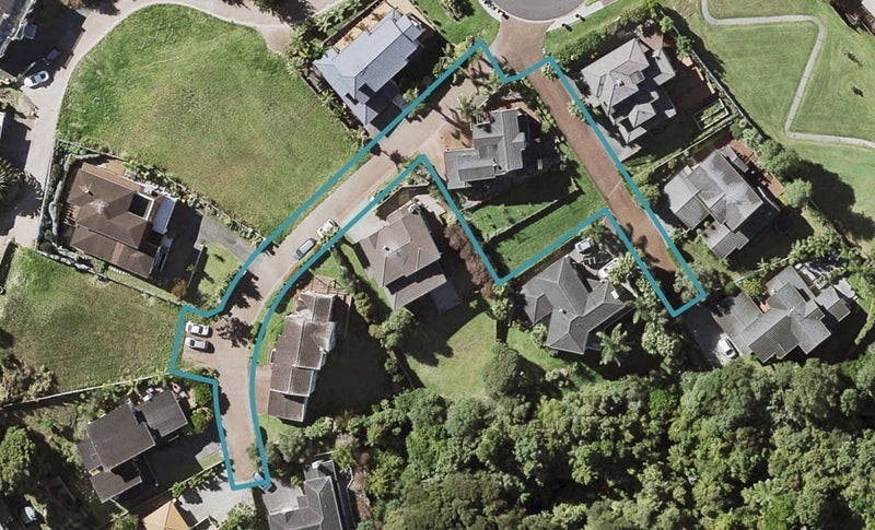 76 Penguin Drive, Murrays Bay, Auckland - Carousel 1