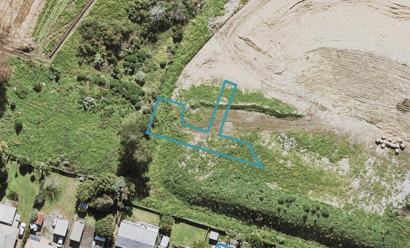 4 Impatiens Lane, Massey, Auckland - Carousel 1