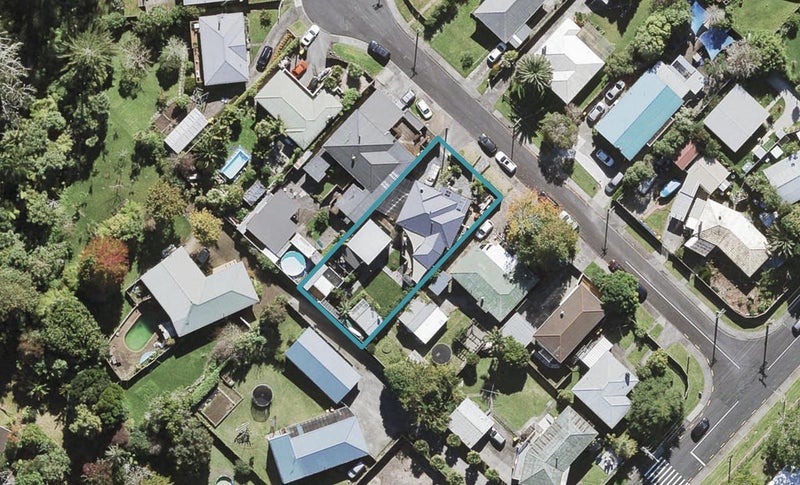 6 Beazley Place, Glendene, Auckland - Carousel 1