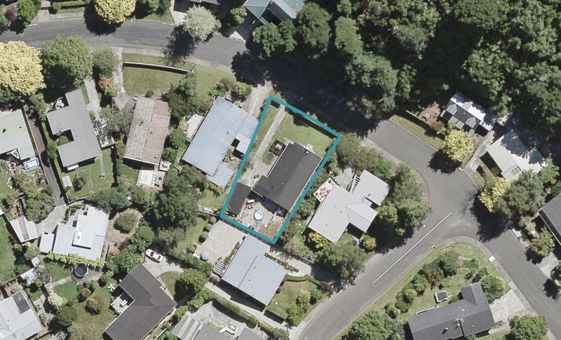 14 Fendalton Crescent, Pinehaven, Upper Hutt - Carousel 1