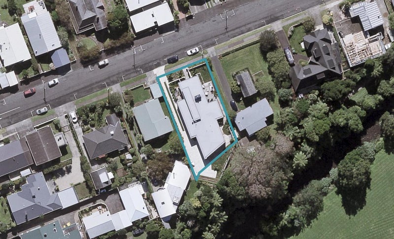 286 Courtenay Street, Strandon, New Plymouth - Carousel 1