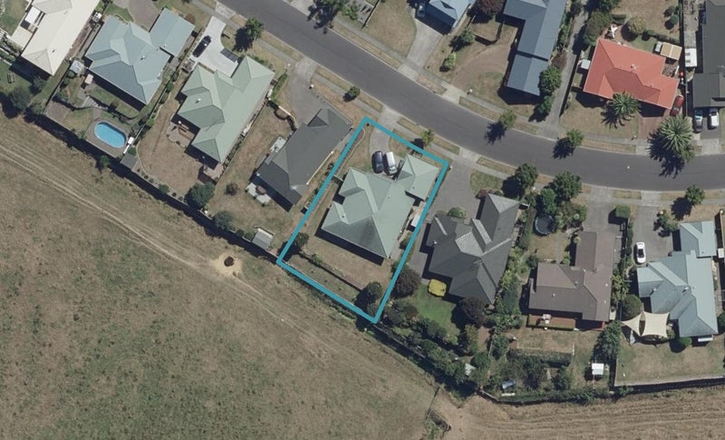 19 Friesian Place, Grandview Heights, Hamilton - Carousel 1