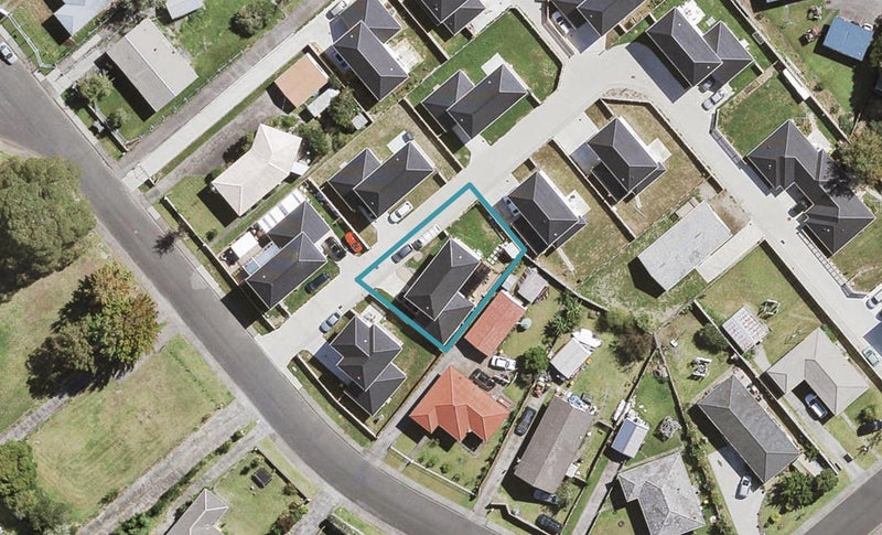 8 Waitoro Lane, Henderson, Auckland - Carousel 1