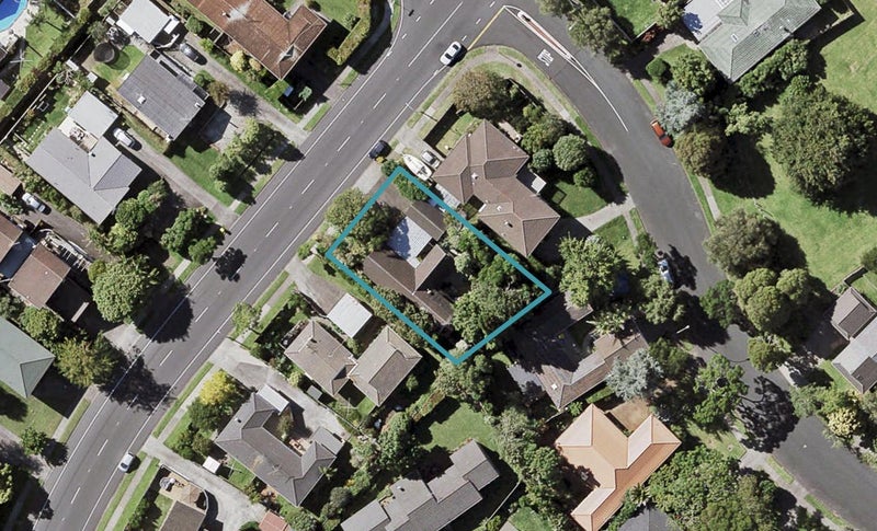 62 Prince Regent Drive, Half Moon Bay, Auckland - Carousel 1