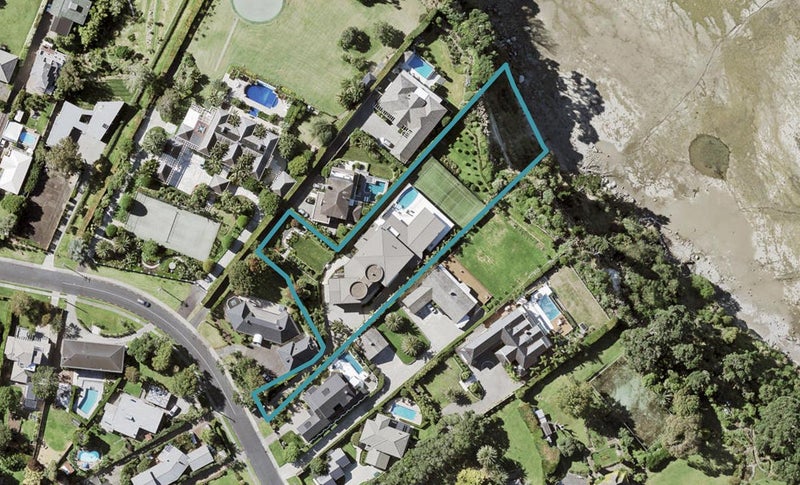237 Bleakhouse Road, Mellons Bay, Auckland - Carousel 1