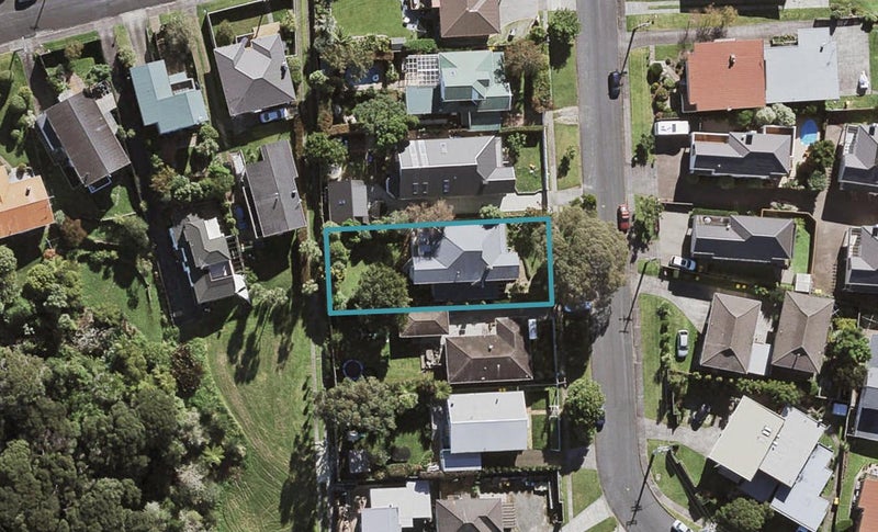 11 Tui Glen Road, Birkenhead, Auckland - Carousel 1