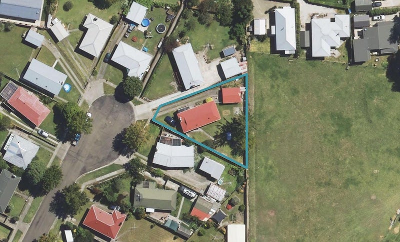 9 Dennis Street, Outer Kaiti, Gisborne - Carousel 1