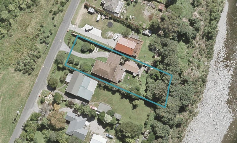 35 Bridge Road, Birchville, Upper Hutt - Carousel 1