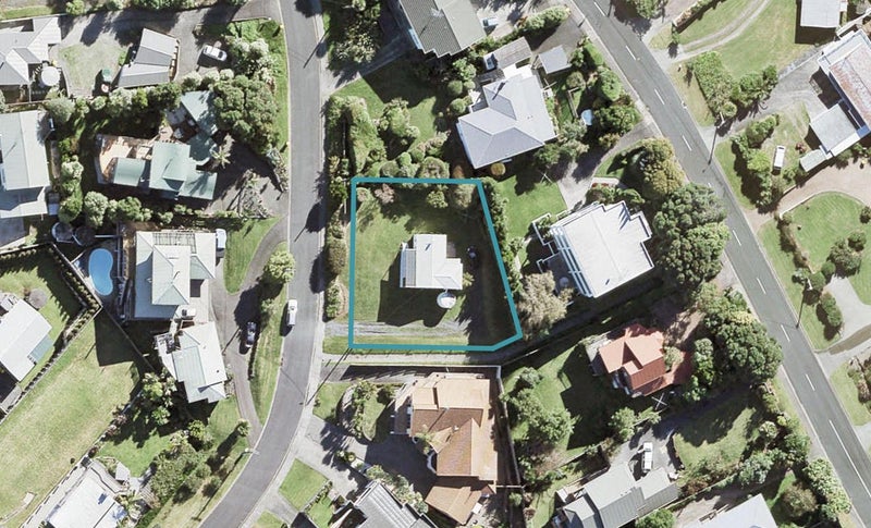 7 Ardern Avenue, Stanmore Bay, Whangaparaoa - Carousel 1