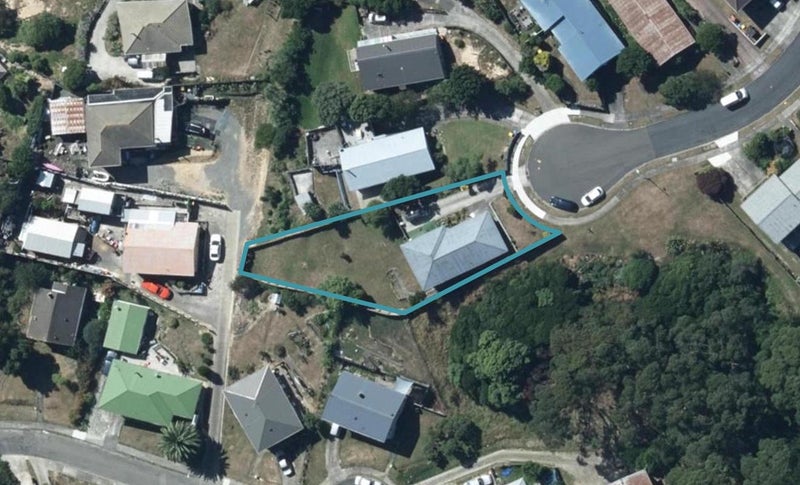 24 De Castro Place, Titahi Bay, Porirua - Carousel 1