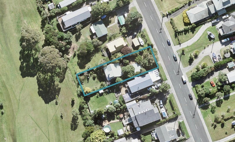 21 Shakespear Road, Army Bay, Whangaparaoa - Carousel 1