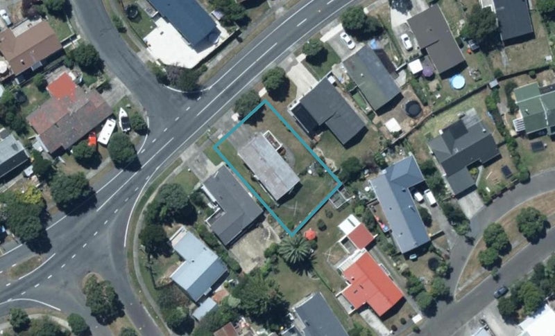 125 Spinnaker Drive, Whitby, Porirua - Carousel 1