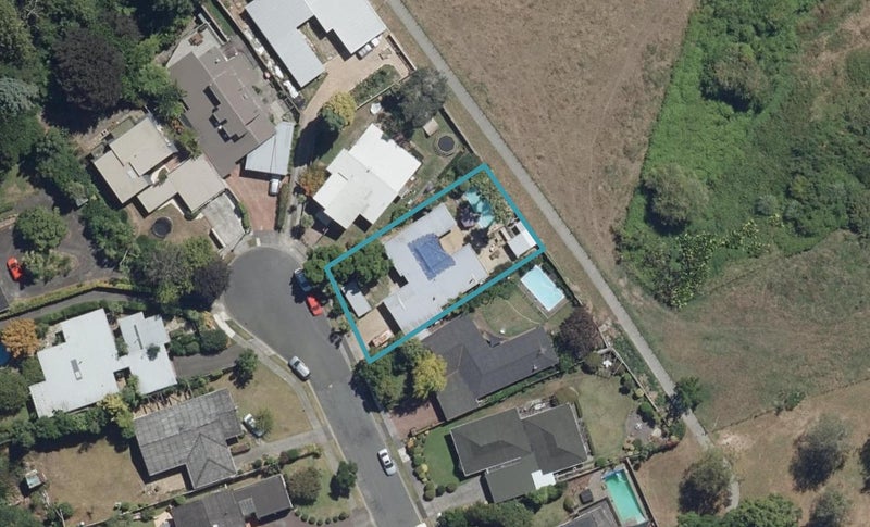 16 McInnes Place, Queenwood, Hamilton - Carousel 1
