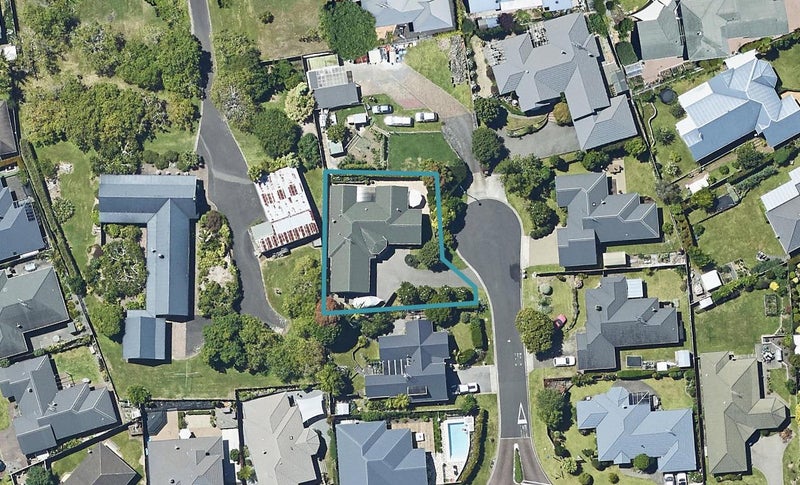 5 Lanark Place, Bethlehem, Tauranga - Carousel 1