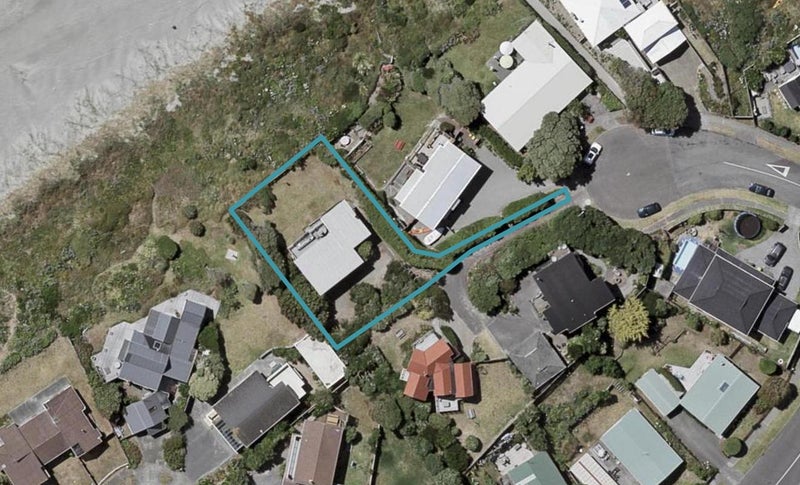 8 Stonewall Grove, Waikanae Beach, Waikanae - Carousel 1