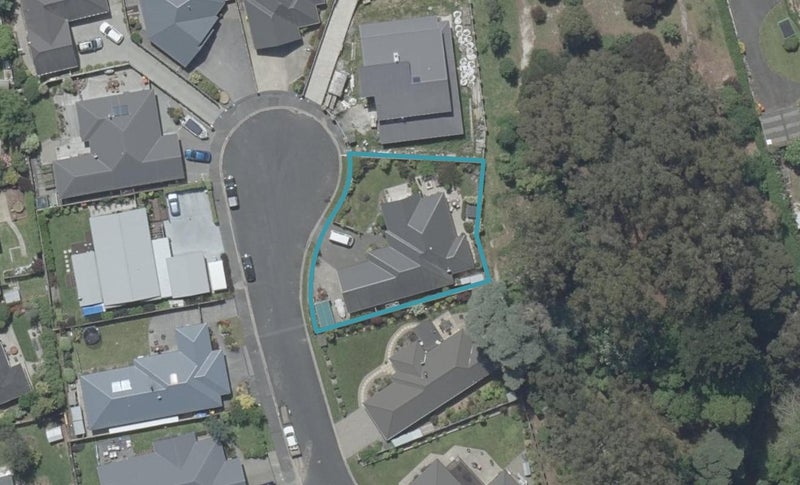14 Saint James Place, Fairfield, Dunedin - Carousel 1