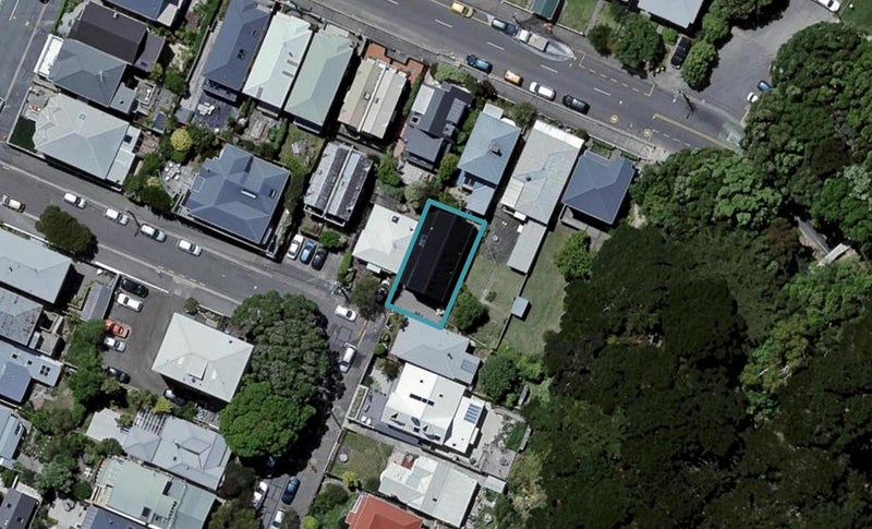 9 Scarborough Terrace, Mount Victoria, Wellington - Carousel 1