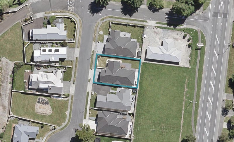 3 Vernon Grove, Brown Owl, Upper Hutt - Carousel 1