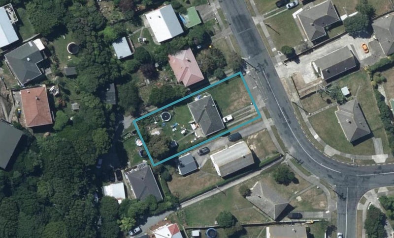 13 Kotuku Street, Elsdon, Porirua - Carousel 1