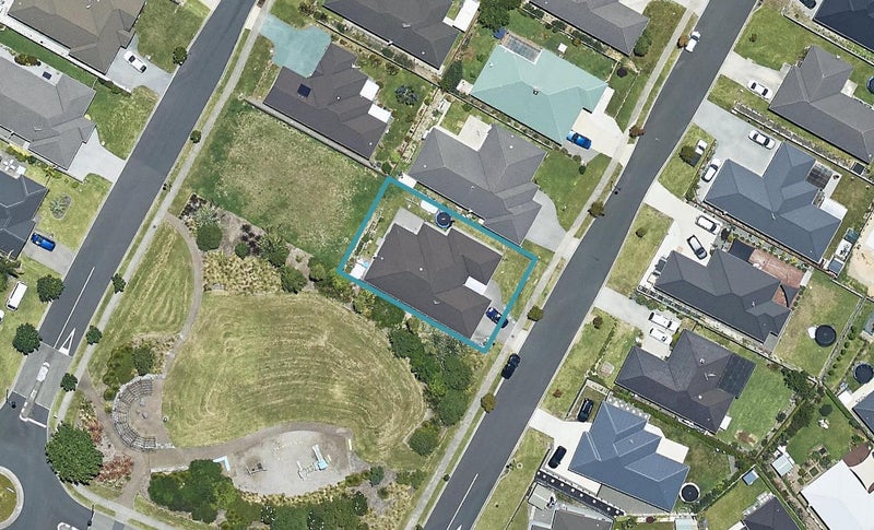7 Kinmount Drive, Pyes Pa, Tauranga - Carousel 1