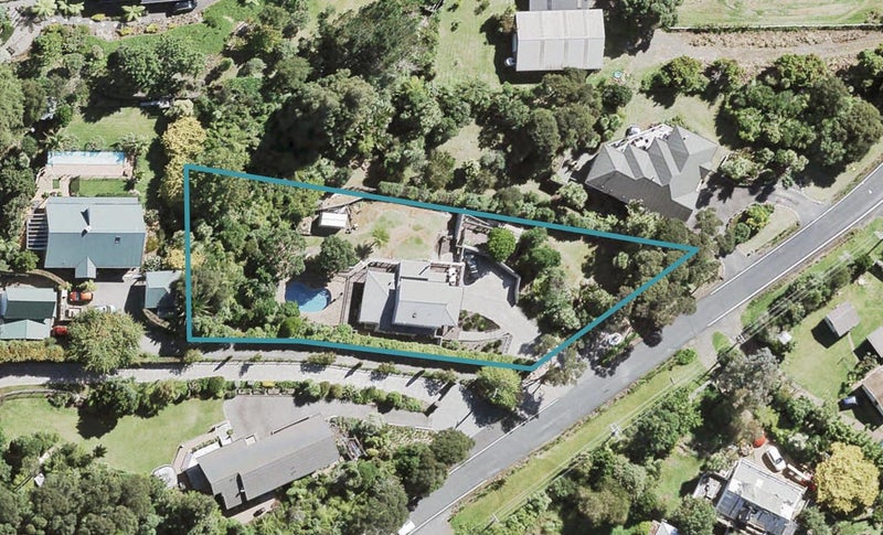 179 Shaw Road, Oratia, Auckland - Carousel 1